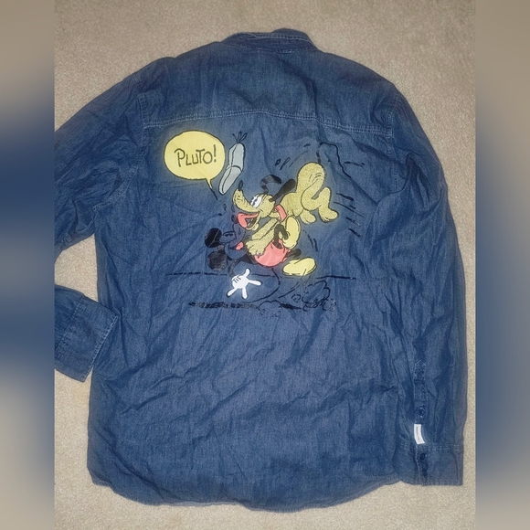 Vintage Disney Parks Her Universe Mickey and Pluto Comic Denim Shirt. Xl - Picture 11 of 15